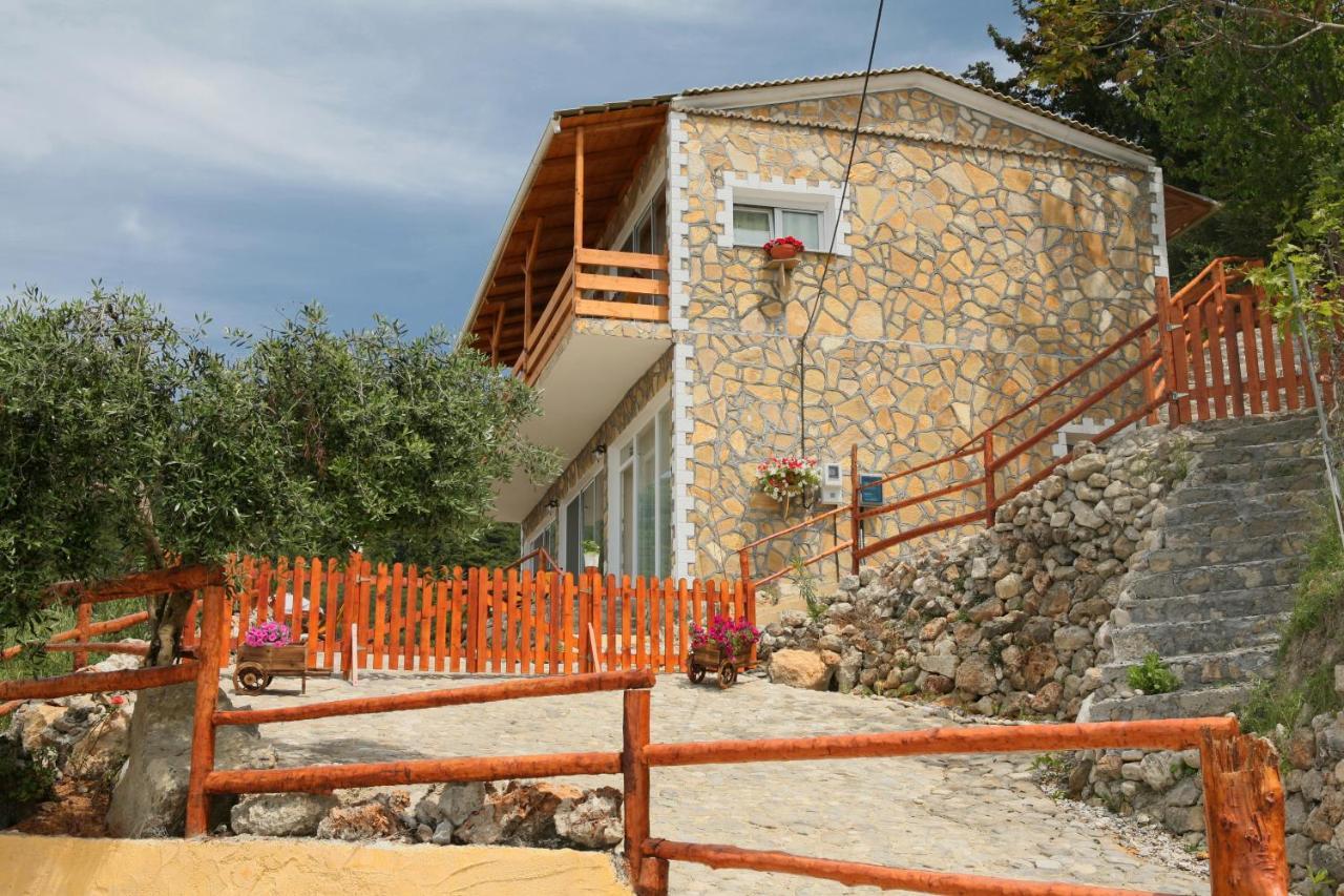 Villa- Nefeli Case de vacanță Agios Gordios (Corfu)